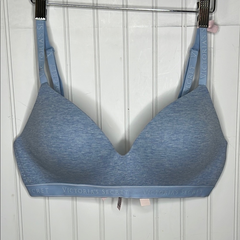 Victoria’s Secret Lightly Lined Bra Size 36D